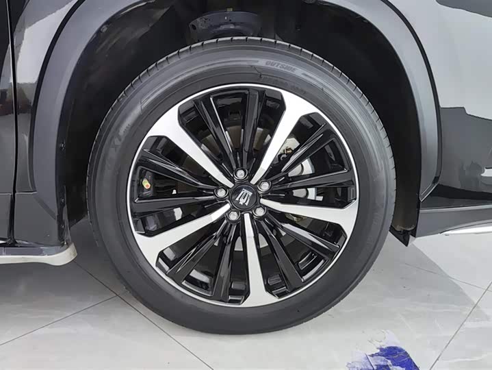 Фото 6 - Toyota Crown Kluger