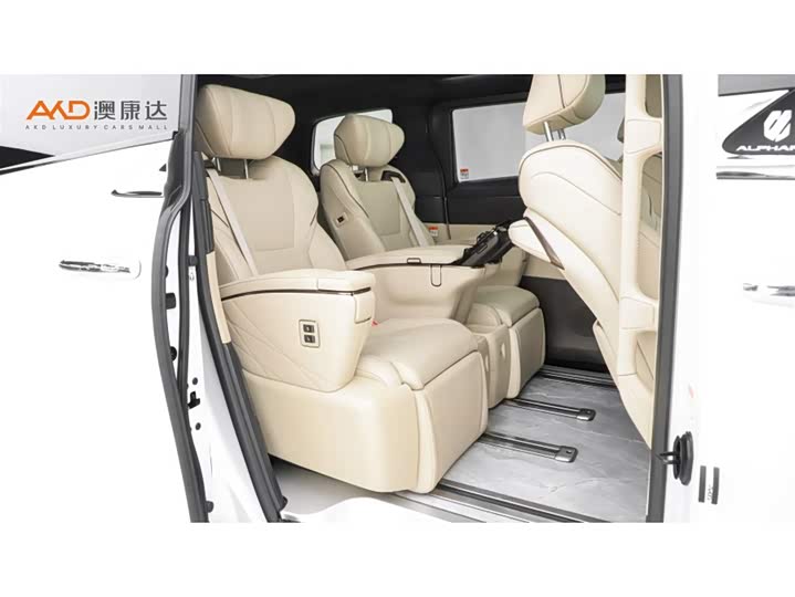 Фото 8 - Toyota Alphard