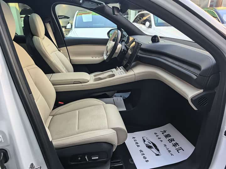 Фото 12 - Nio ES6