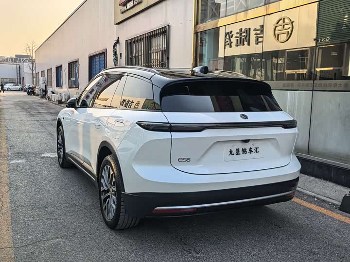 Фото 6 - Nio ES6