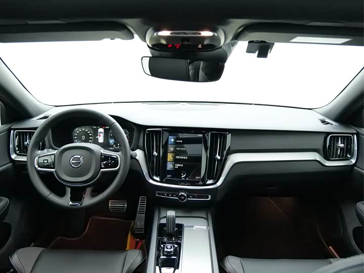 Фото 13 - Volvo S60