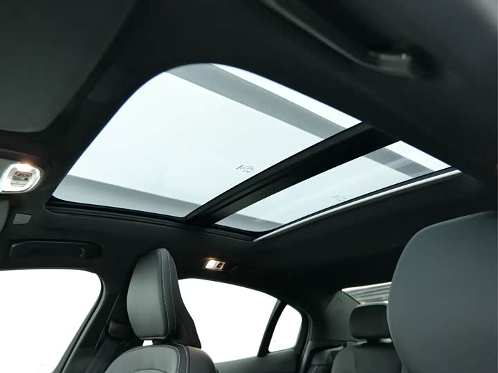 Фото 17 - Volvo S60