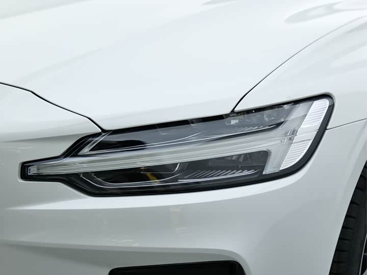 Фото 18 - Volvo S60