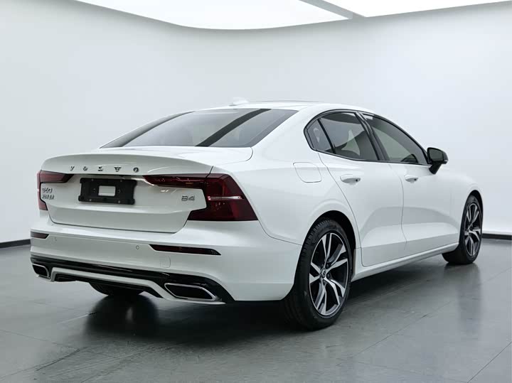 Фото 4 - Volvo S60