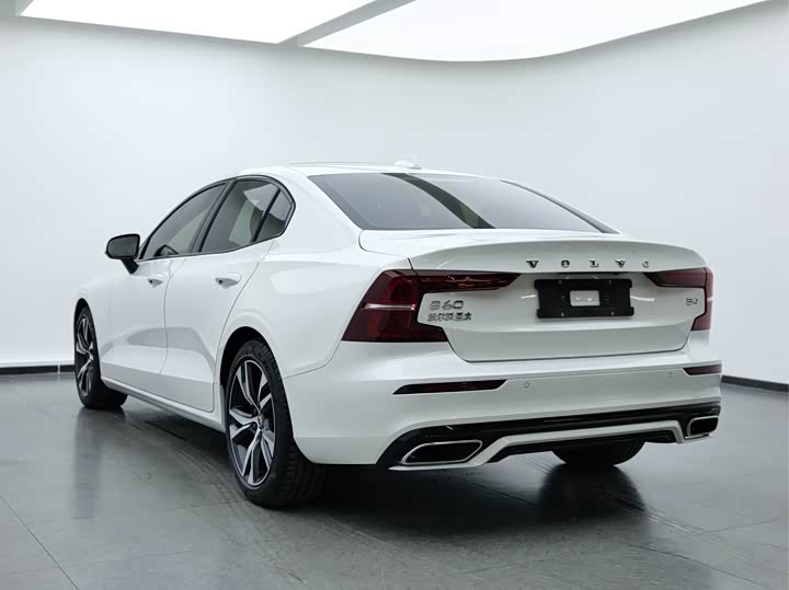 Фото 6 - Volvo S60