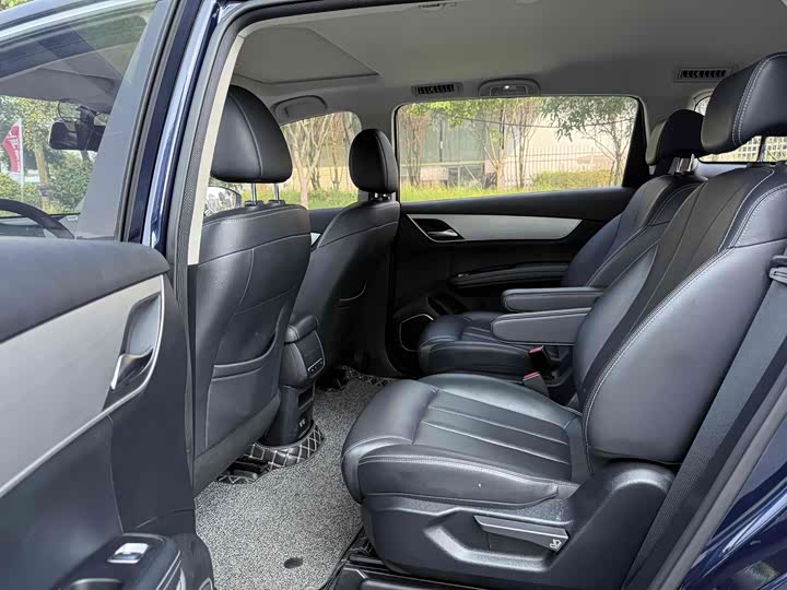 Фото 11 - BYD Song Max