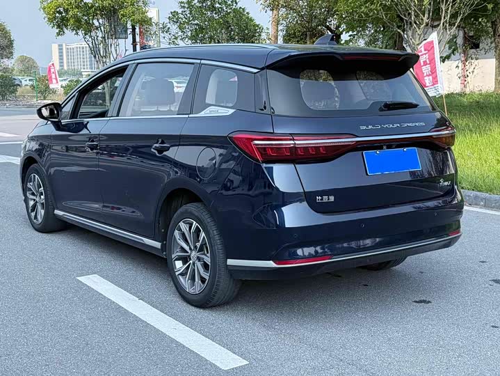 Фото 6 - BYD Song Max