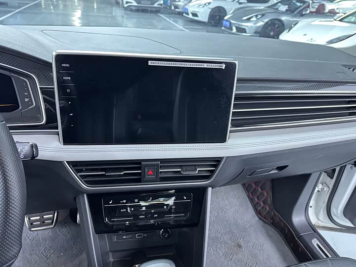 Фото 9 - Volkswagen Tiguan L Pro