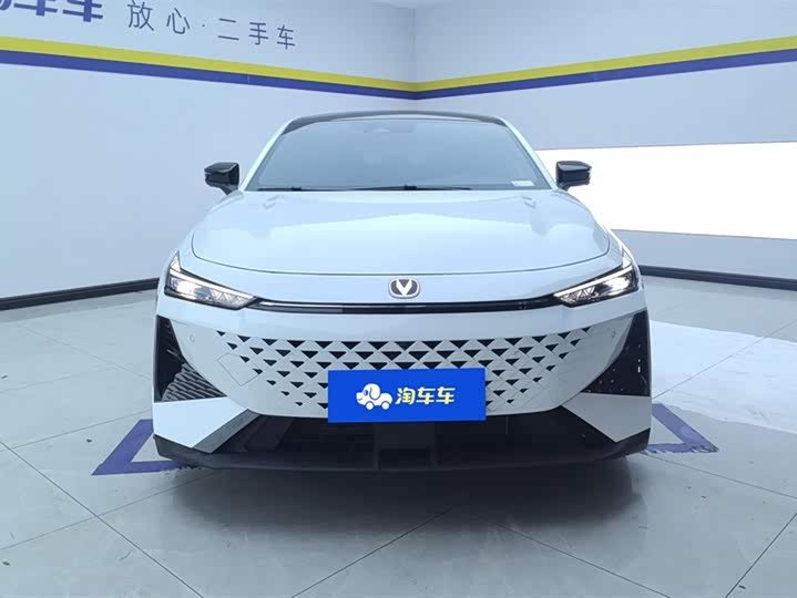 Фото 2 - Changan UNI-V