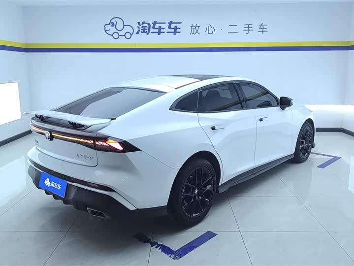 Фото 3 - Changan UNI-V