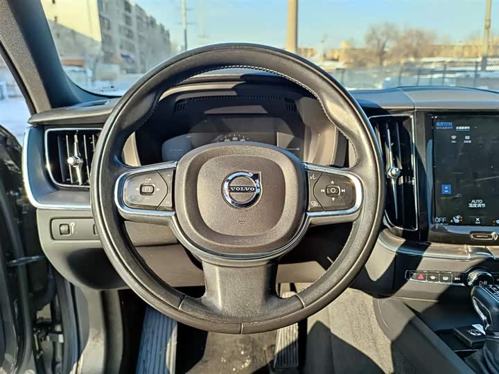 Фото 12 - Volvo XC60