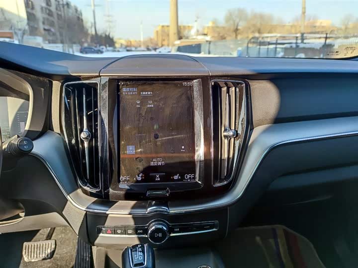 Фото 13 - Volvo XC60