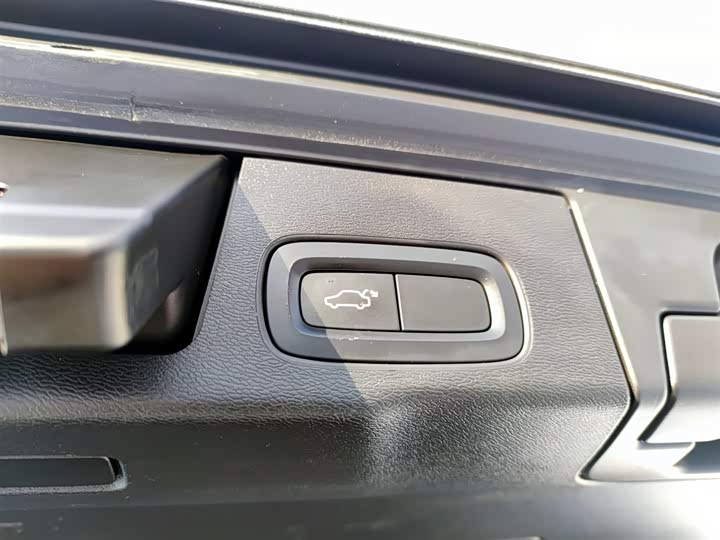 Фото 17 - Volvo XC60