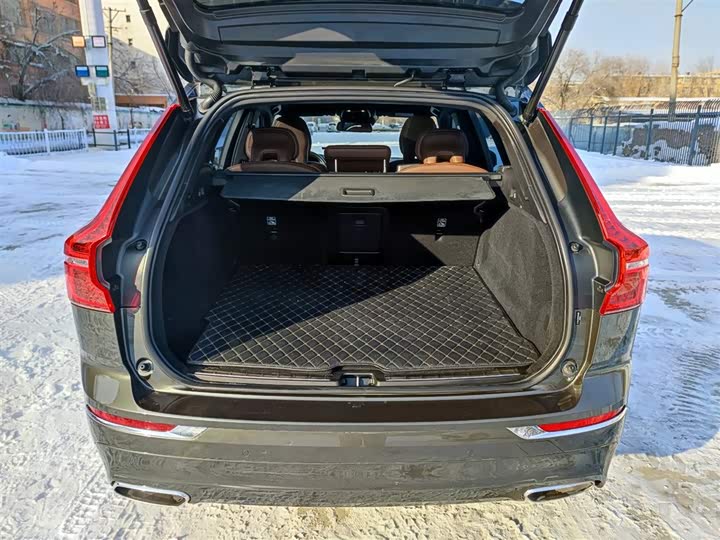 Фото 19 - Volvo XC60