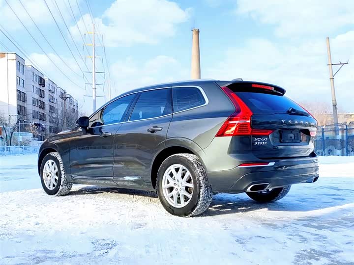 Фото 6 - Volvo XC60