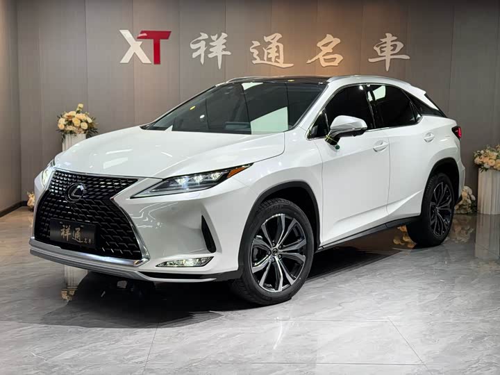 Фото 1 - Lexus RX