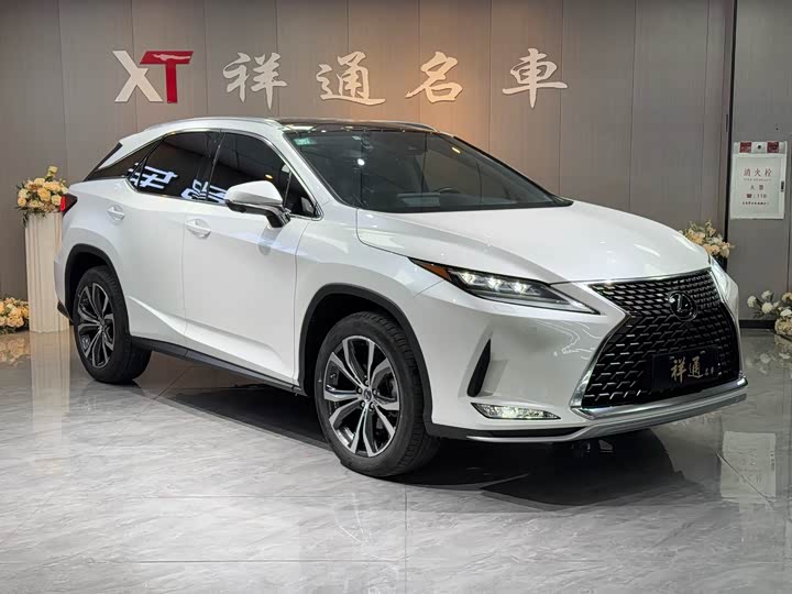Фото 3 - Lexus RX