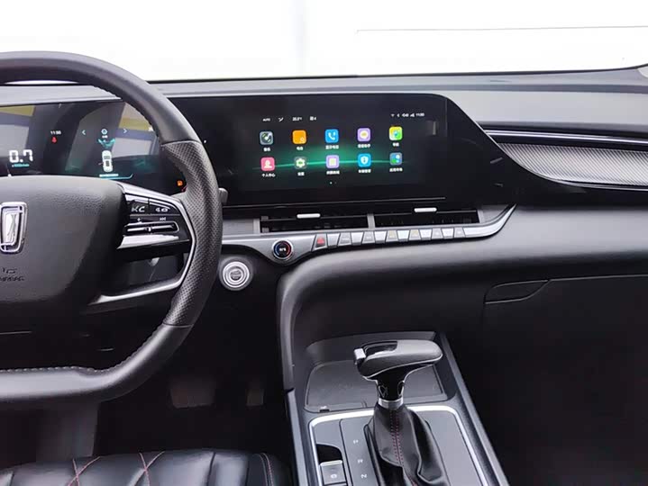 Фото 13 - Bestune T55