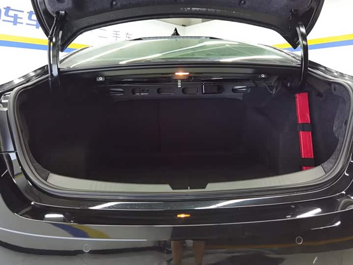 Фото 4 - Chevrolet Malibu XL