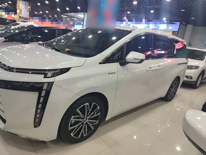 Фото 5 - GAC Trumpchi E8