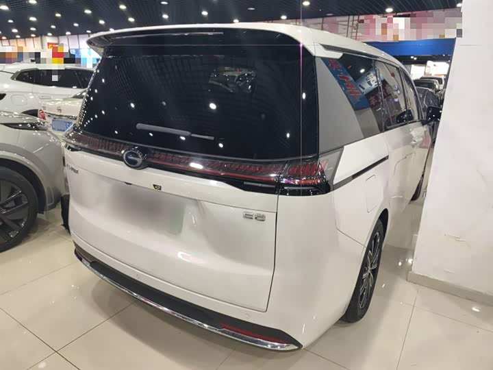 Фото 7 - GAC Trumpchi E8