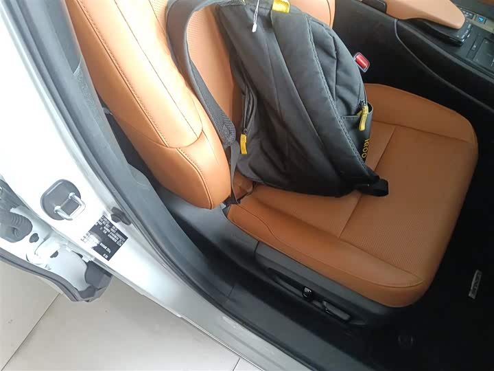 Фото 25 - Lexus UX Hybrid