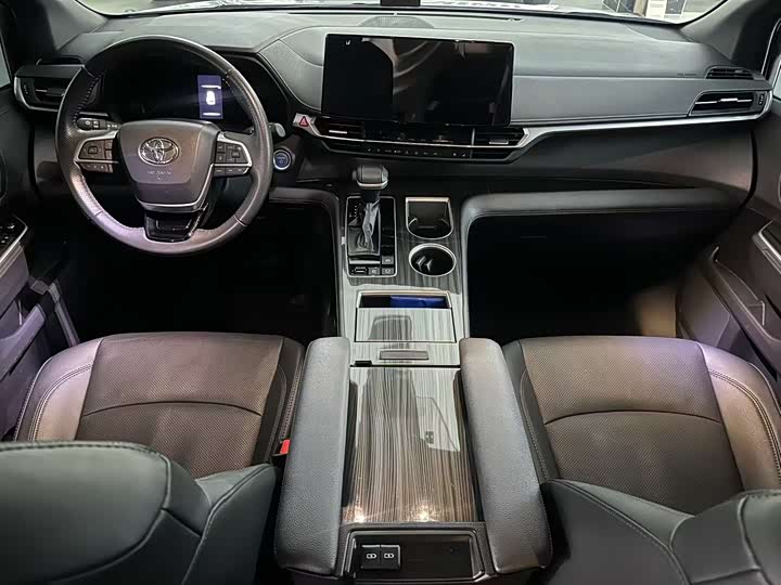 Фото 6 - Toyota Sienna