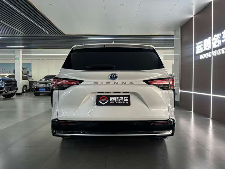 Фото 8 - Toyota Sienna