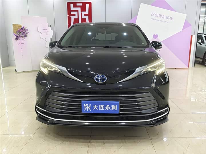 Фото 2 - Toyota Sienna