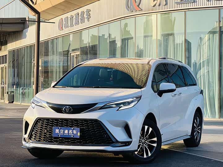 Фото 1 - Toyota Granvia