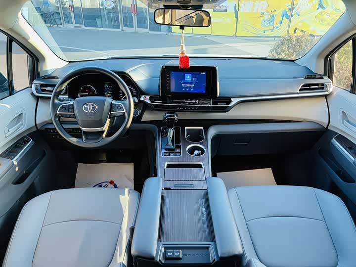 Фото 7 - Toyota Granvia