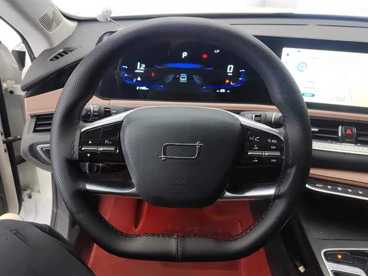 Фото 15 - Bestune B70