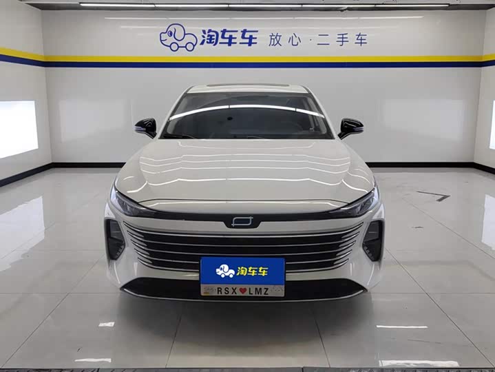 Фото 2 - Bestune B70