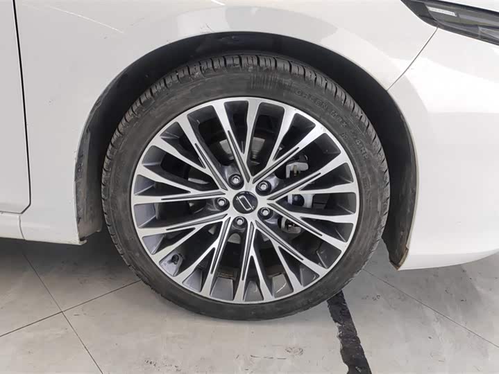 Фото 6 - Bestune B70