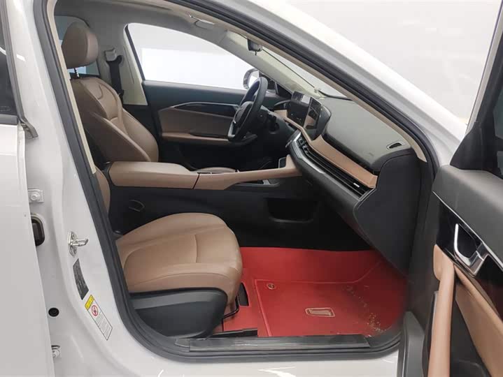 Фото 8 - Bestune B70