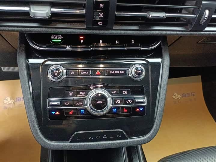 Фото 16 - Lincoln Corsair