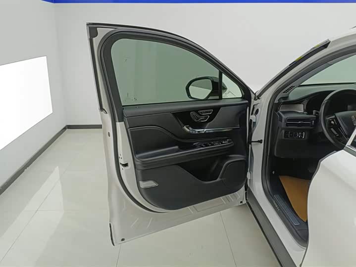 Фото 7 - Lincoln Corsair