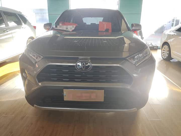 Фото 3 - Toyota RAV4