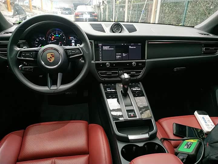 Фото 12 - Porsche Macan