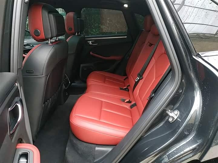 Фото 14 - Porsche Macan