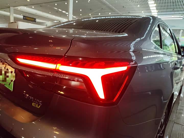 Фото 8 - Roewe i6 Max EV