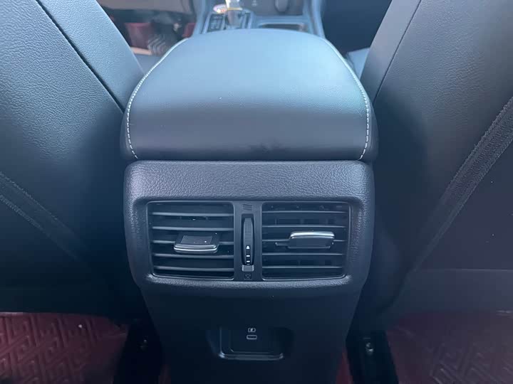 Фото 10 - Nissan Sylphy