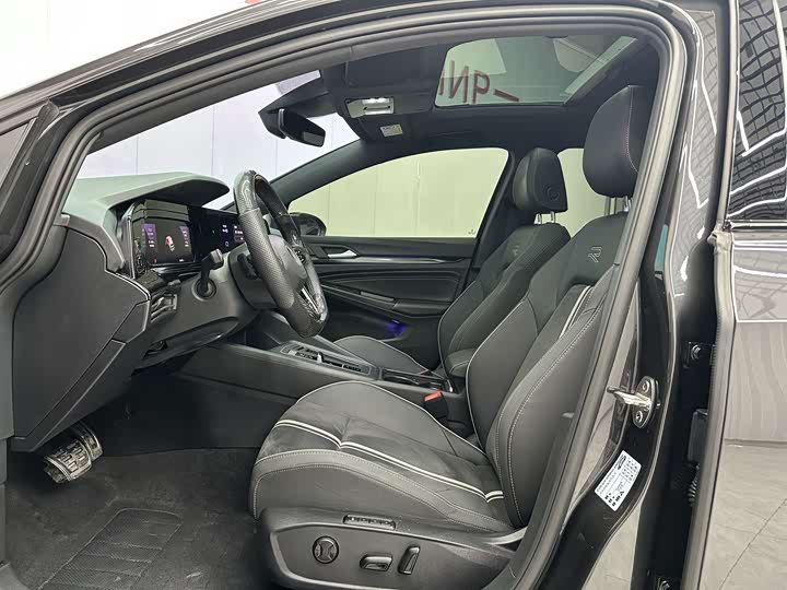 Фото 4 - Volkswagen Golf