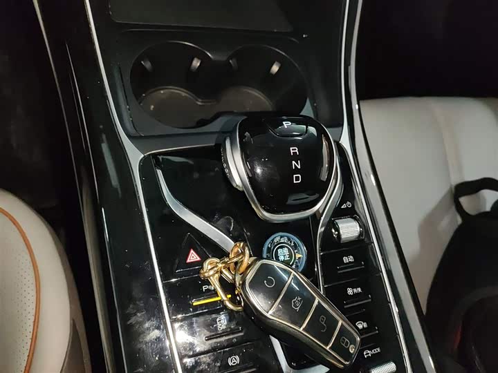 Фото 14 - BYD Qin Plus