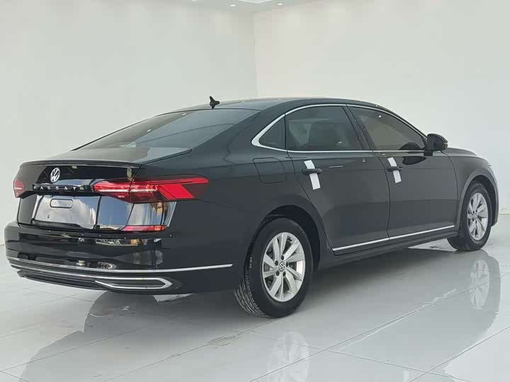 Фото 9 - Volkswagen Passat