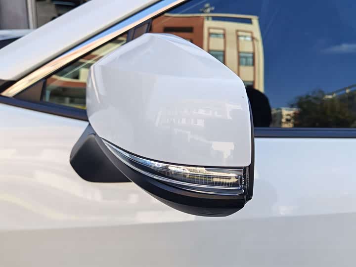 Фото 16 - Toyota RAV4