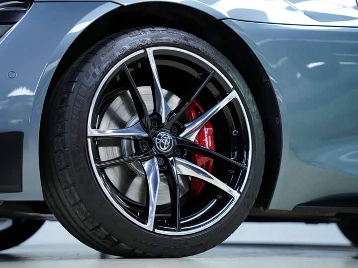 Фото 19 - Toyota Supra