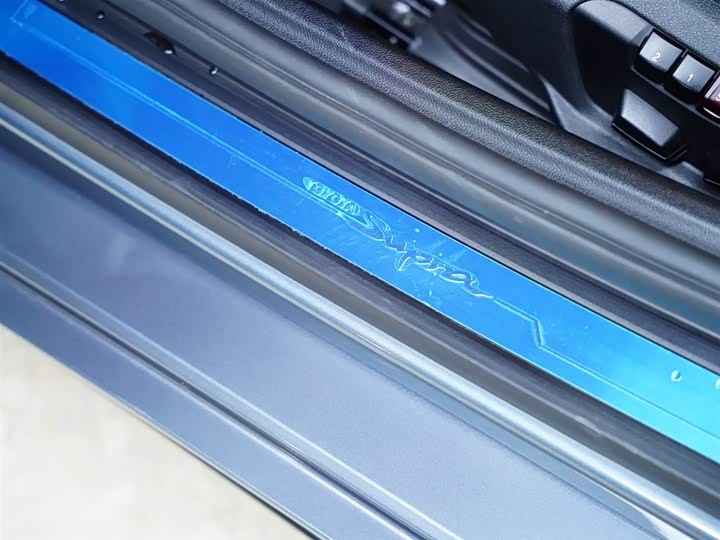 Фото 33 - Toyota Supra