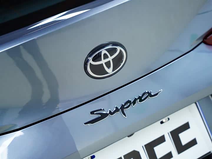 Фото 8 - Toyota Supra