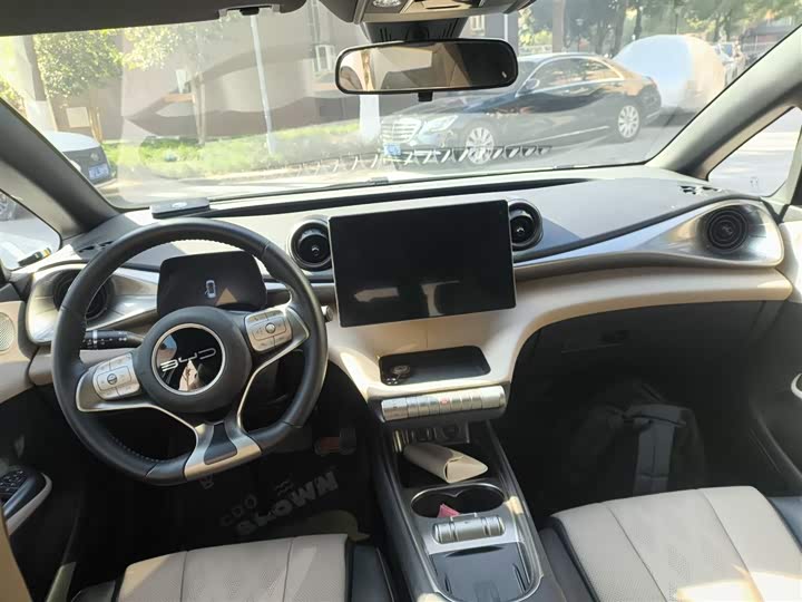 Фото 10 - BYD Dolphin